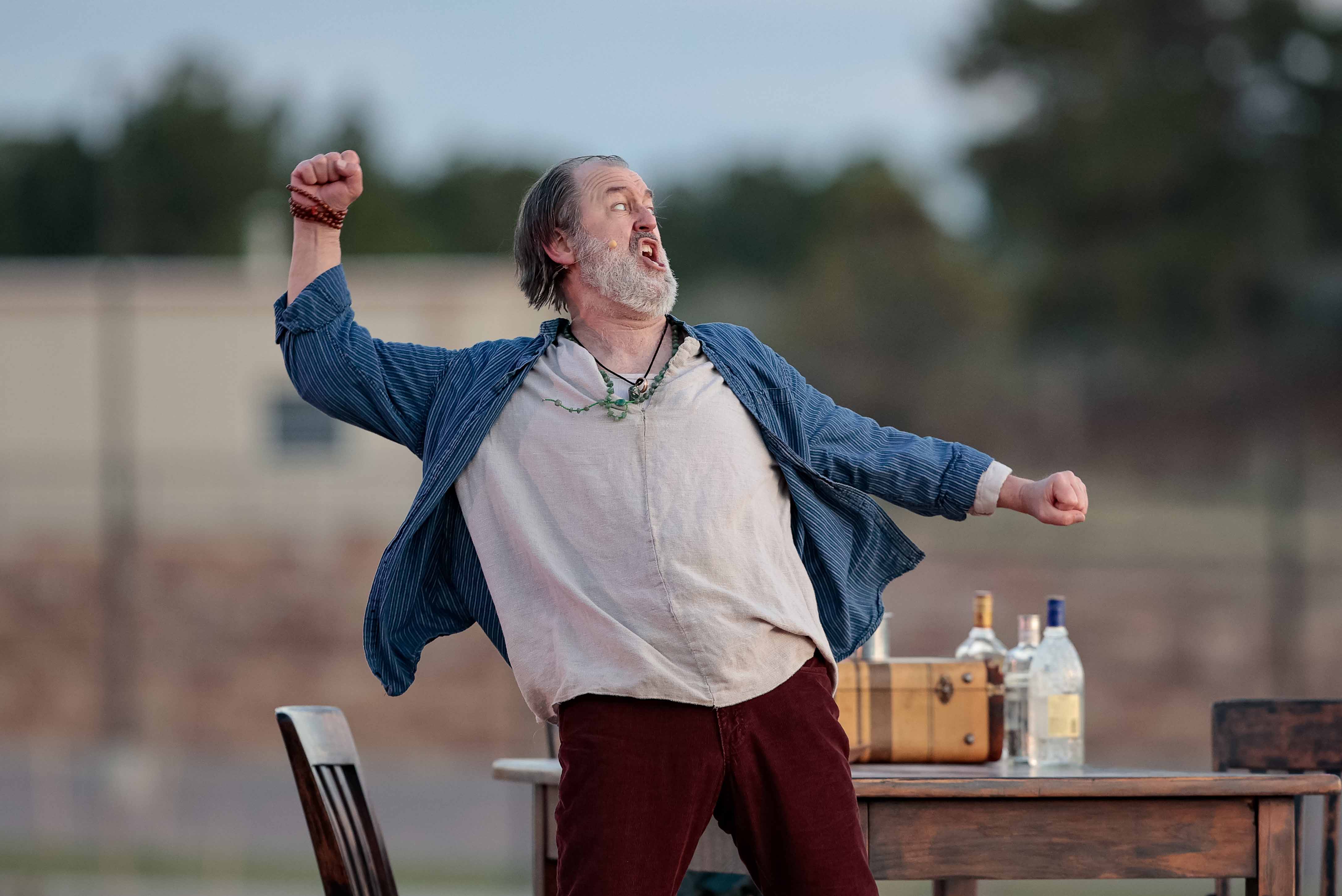 An Iliad's star performs